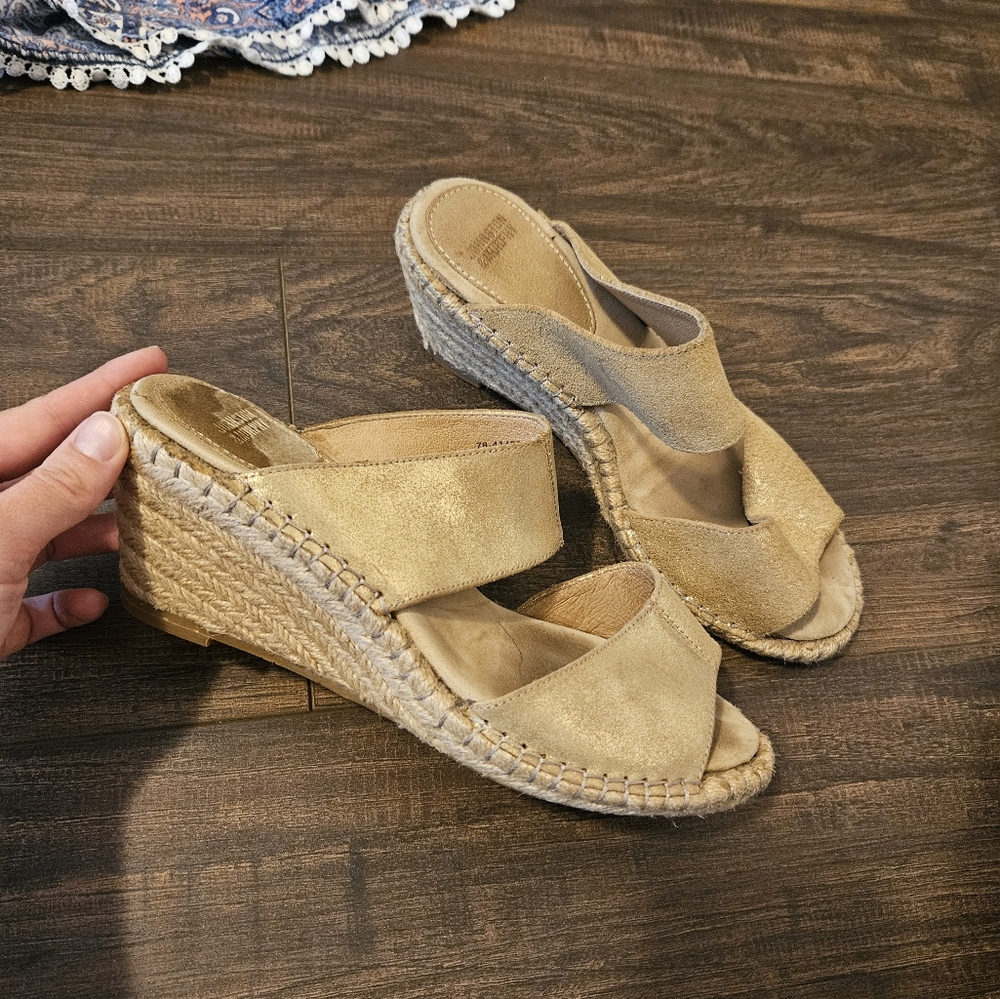 Gold Espadrille Shoes with Elegant Design